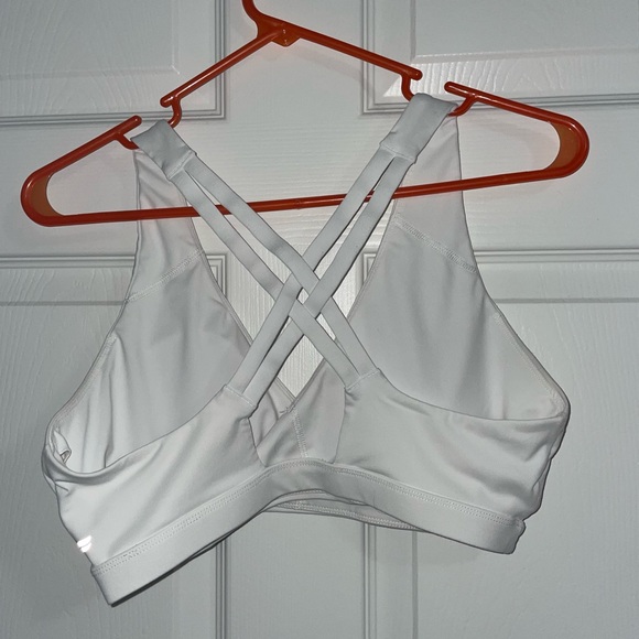 Fabletics white criss cross sports bra - Picture 1 of 3